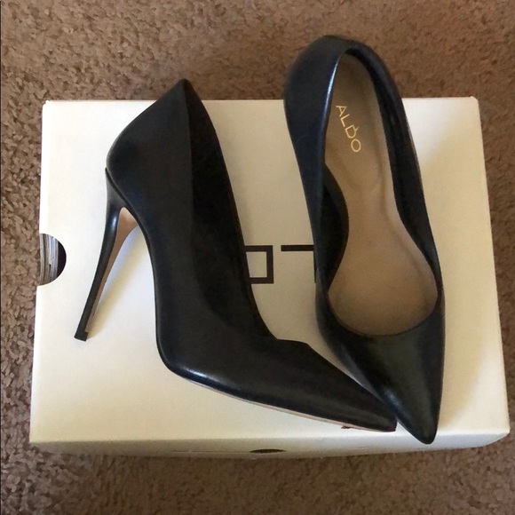 Aldo Heel - Picture 2 of 2